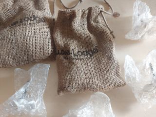 7 pomelli a forma di fiore in ceramica bianca