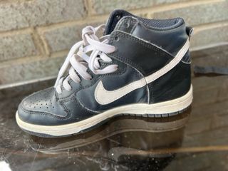 Botines Nike Negros y Blancos