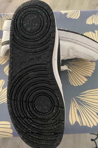 Zapatillas Nike niño blancas y negras