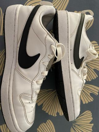 Zapatillas Nike niño blancas y negras
