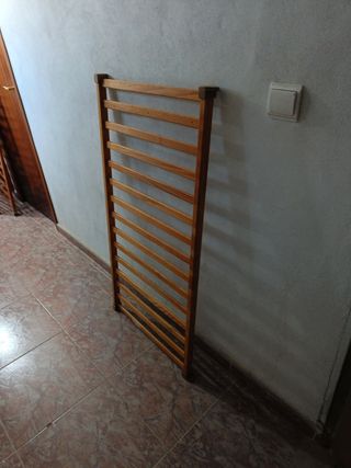 Cuna de madera para bebé