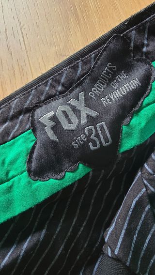Pantalón corto Fox negro