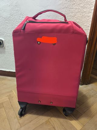 Maleta Parfois pequeña rosa con ruedas