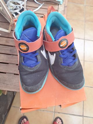 Zapatillas Baloncesto Nike Niño Talla 32