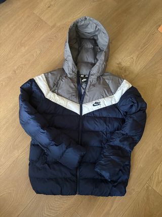 Abrigo Nike niño Talla XL 158