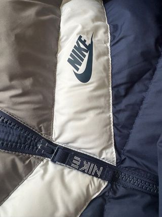 Abrigo Nike niño Talla XL 158