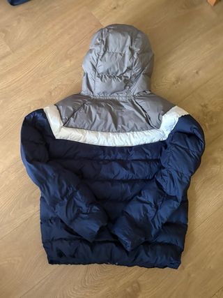 Abrigo Nike niño Talla XL 158