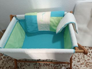 Minicuna de bebé con ruedas
