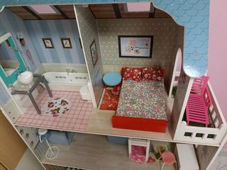 Casa de muñecas Imaginarium Amanda Family completa