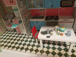 Casa de muñecas Imaginarium Amanda Family completa