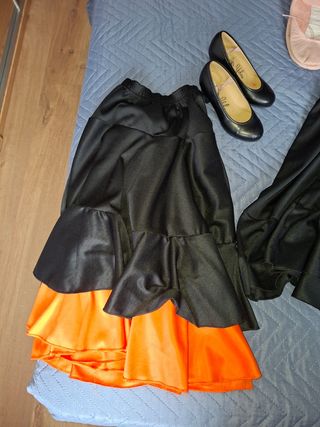 Ropa variada de baile