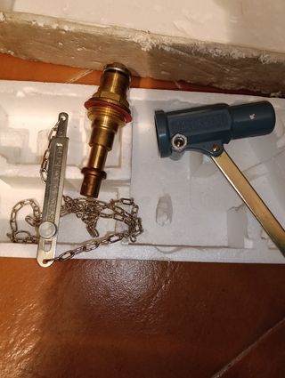 Regulador de tiro para caldera de leña o carbón.

