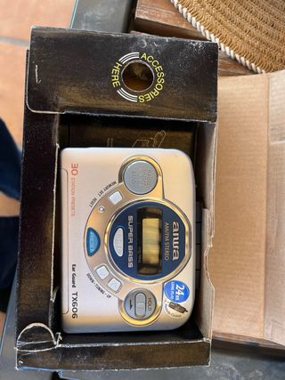 Aiwa HS-TA183 Radio Cassette Player