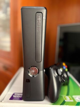 Xbox 360 Slim 4GB + Caja Original