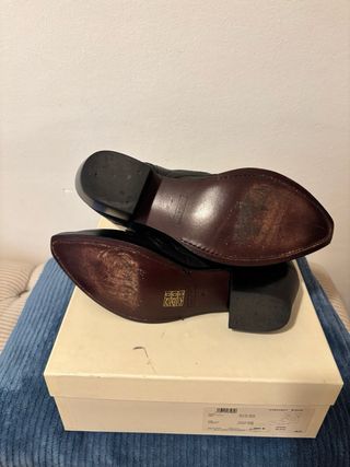 Botín Bimba y Lola Negro Talla 40.
Entrega en mano
