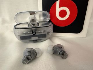 Auriculares Beats Studio Buds + Transparentes