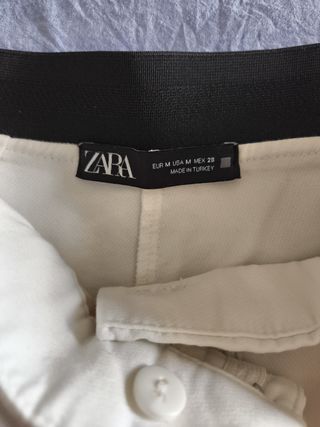 Pantalón Zara beige y negro