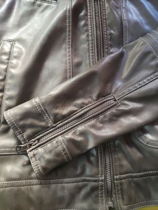 Chaqueta efecto piel hombre gris