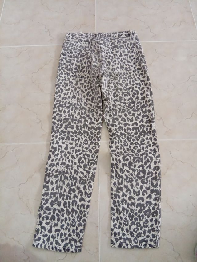 Pantalones Mango estampado leopardo