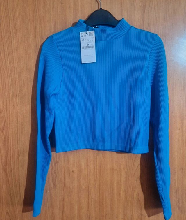 Crop top Stradivarius azul talla M