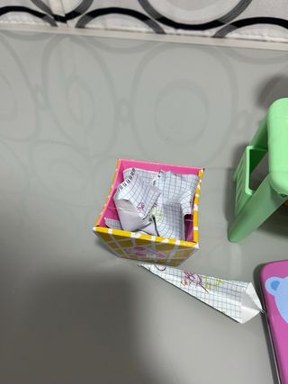 Nenuco y su hermanito van al cole