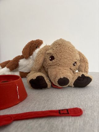 Peluches de perros IKEA y accesorios