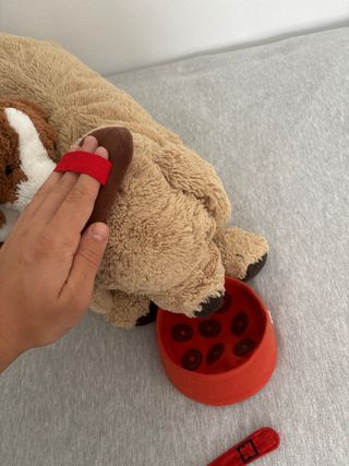 Peluches de perros IKEA y accesorios