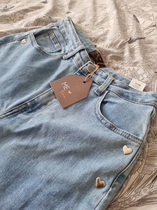 Vaqueros anchos con corazones