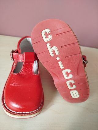 Zapatos rojos hebilla T-bar talla 22