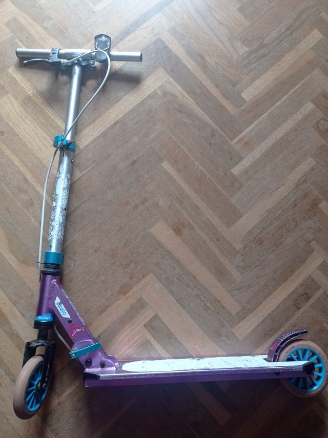 Patinete Oxelo hasta 100kg con luz delantera+emerg