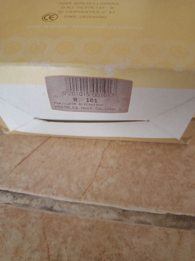 Muñeca Alicantina en Caja