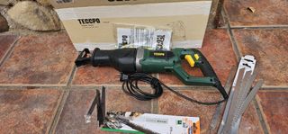 Sierra de sable Teccpo 1050W