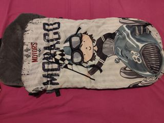 Saco para carrito bebé diseño coche.