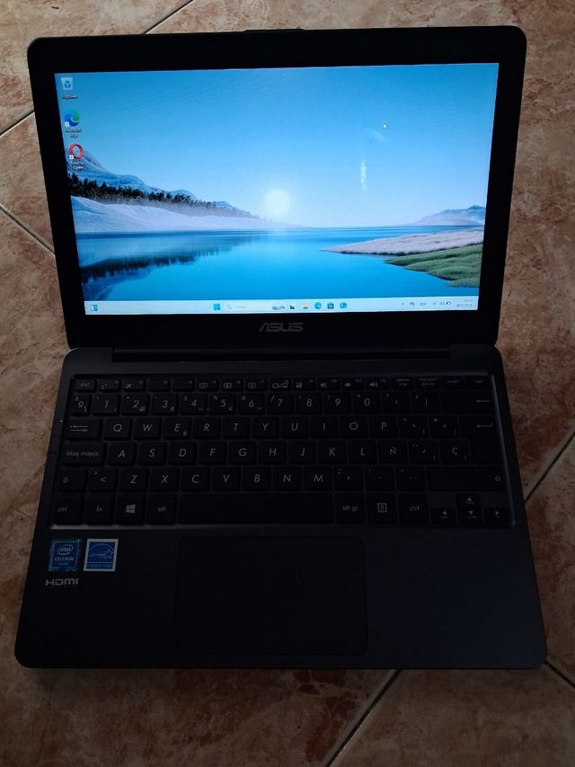 Portátil Asus Vivobook