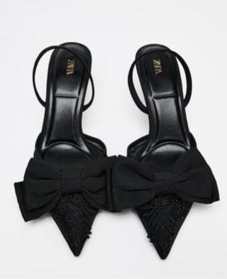 Zara Zapatos Negros con Lazo y Encaje