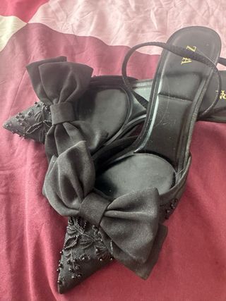 Zara Zapatos Negros con Lazo y Encaje