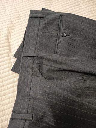 Traje chaqueta y pantalón gris