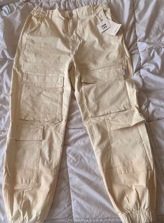 Pantalones cargo Bershka beige SIN ESTRENAR