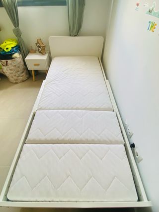 Cama Infantil Extensible IKEA SLAKT +
COLCHONES