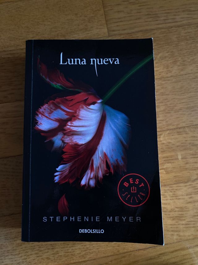 Luna nueva (Saga Crepúsculo 2)