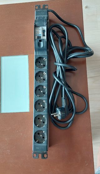 Regleta 6 tomas,interruptor diferencial 40A Simon