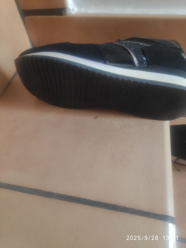 Zapatillas negras deportivas