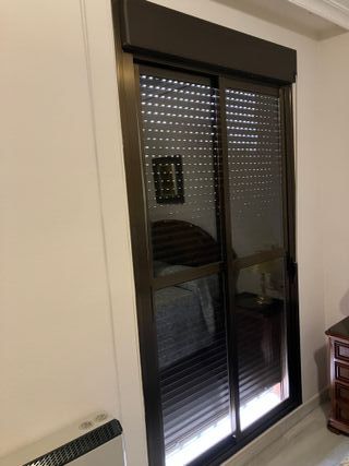 Cierre aluminio 2,32x1,29 m