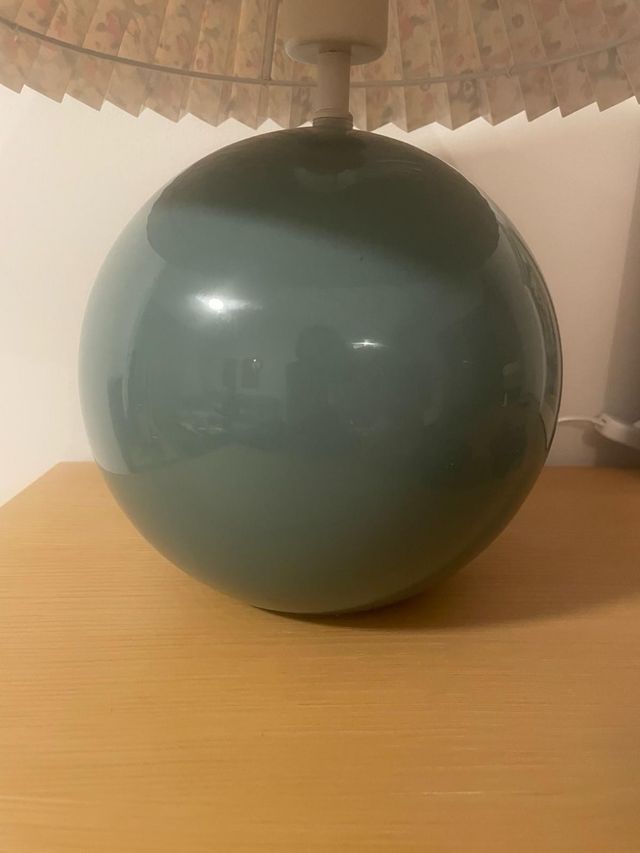 Pie de lámpara H&M verde menta