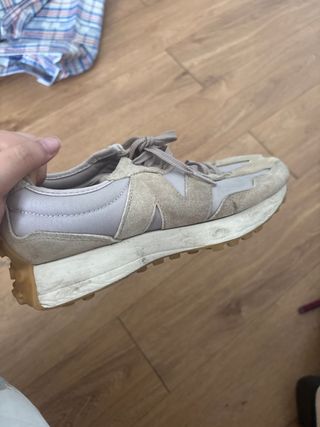 Tenis New Balance Morado y Beige