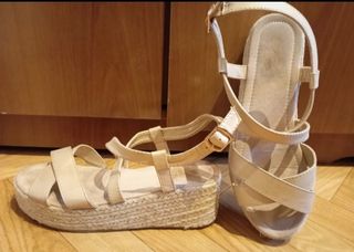 Sandalias cuña Talla 39. Compra 3 y paga 2 