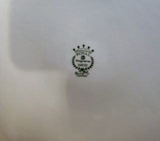 Sopera antigua de porcelana con detalles dorados