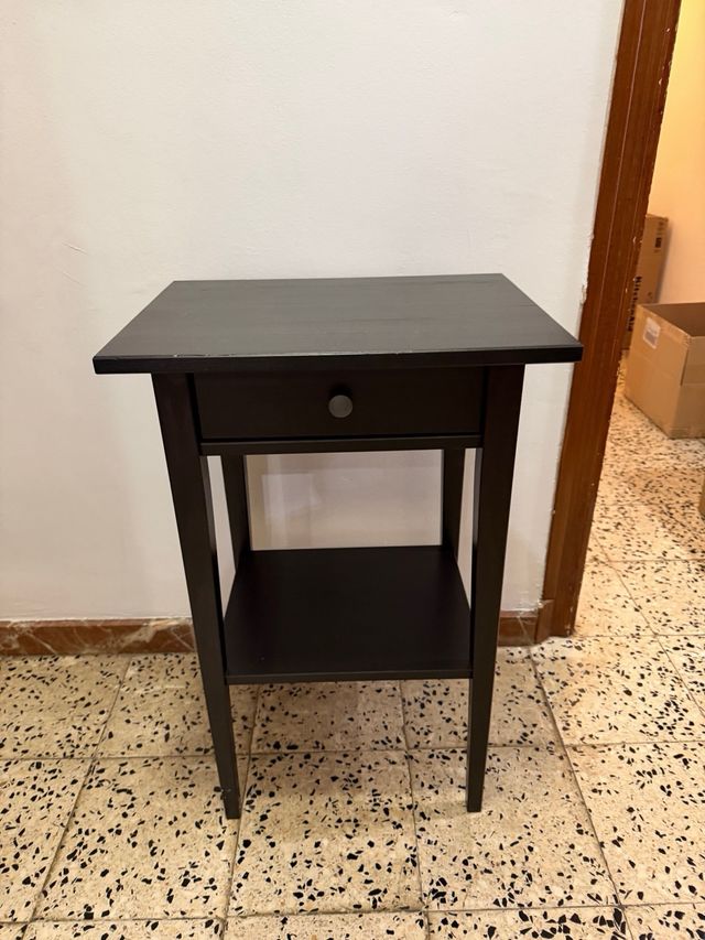 Mesita de noche Ikea negra
