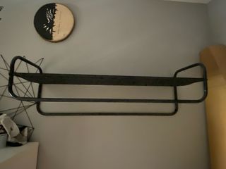 Burro de ropa de pared de metal