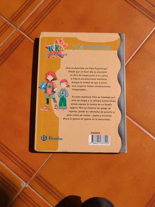 Colección de 7 libros de Kika Superbruja